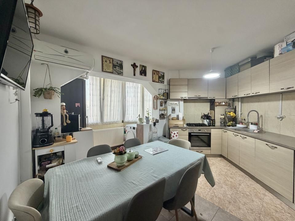 Apartament 2 camere, decomandat, etaj 3, zona Dambovita – fotografia 4 din 11