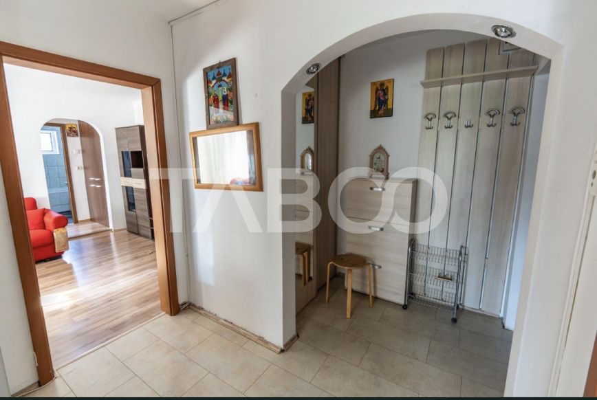 Apartament cu 3 camere si garaj de vanzare in cartierul Manastur – fotografia 2 din 8