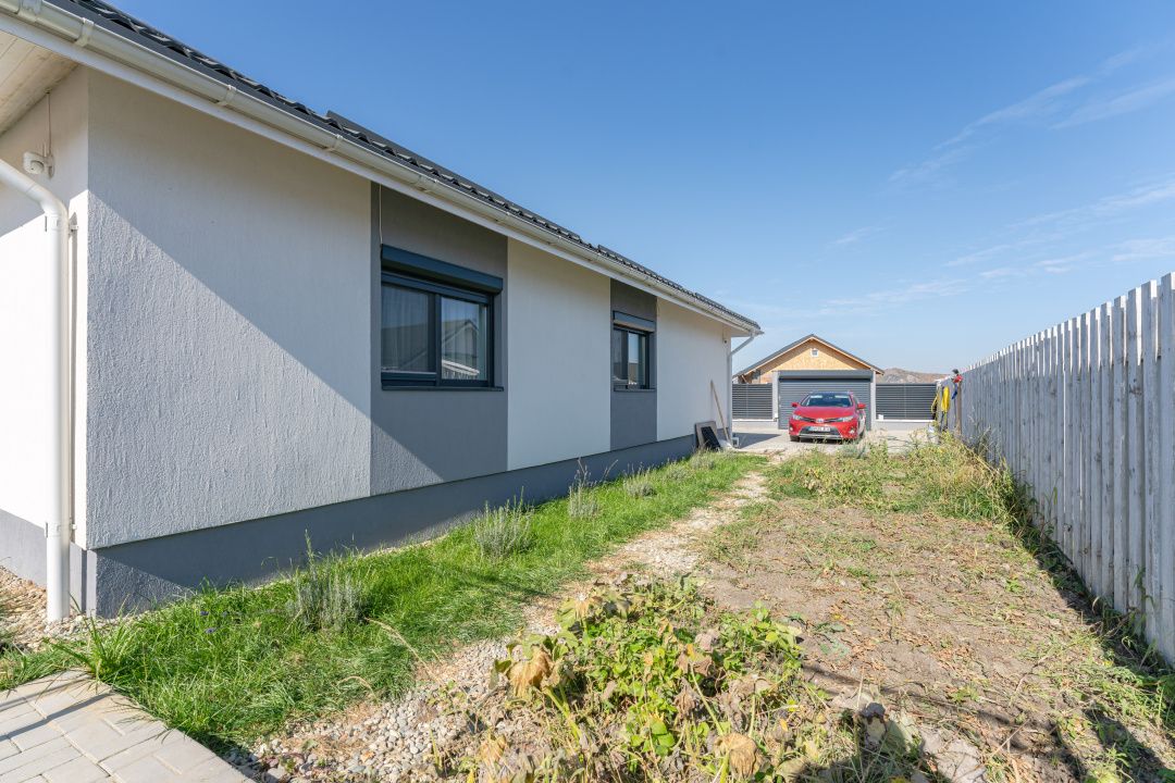 Casa in Harman, cu 4 dormitoare, terasa generoasa si teren de 652 mp – fotografia 35 din 39