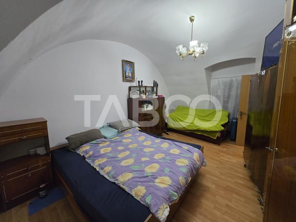 Garsoniera de vanzare decomandata 29 mpu zona Centrul Istoric Sibiu – fotografia 1 din 9