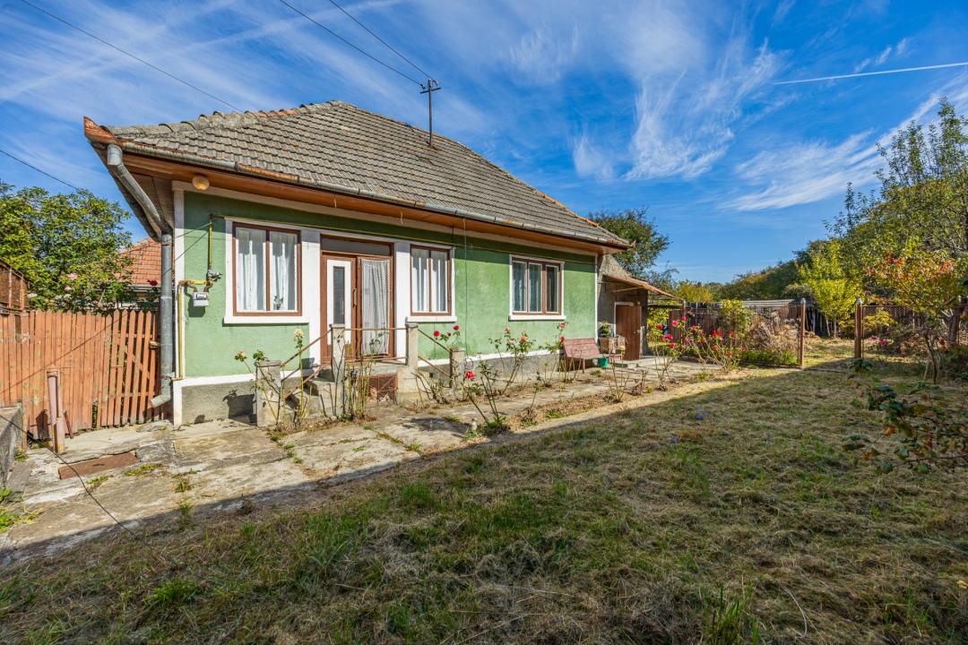 Vânzare casă cu 2 camere, teren 440 mp - strada Cerbului, Săcele – fotografia 1 din 21