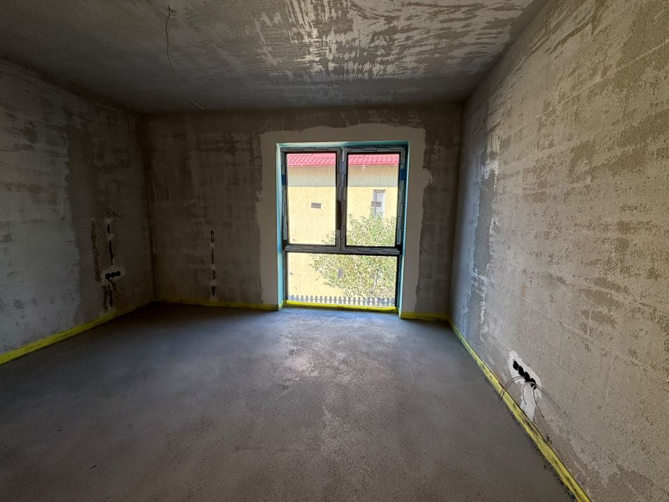 Casă înșiruită cu etaj, semifinisată interior, 142 mp., Florești – fotografia 5 din 10