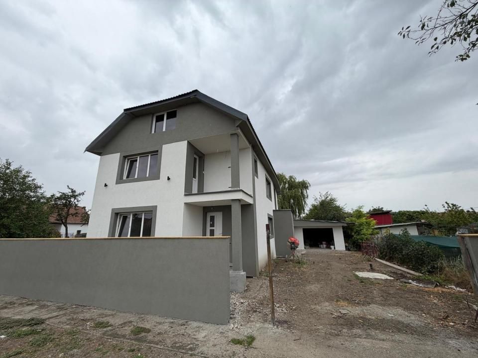Individuala | Parter + Etaj + Pod | Asfalt | Toate utilitatile | Garaj – fotografia 1 din 22