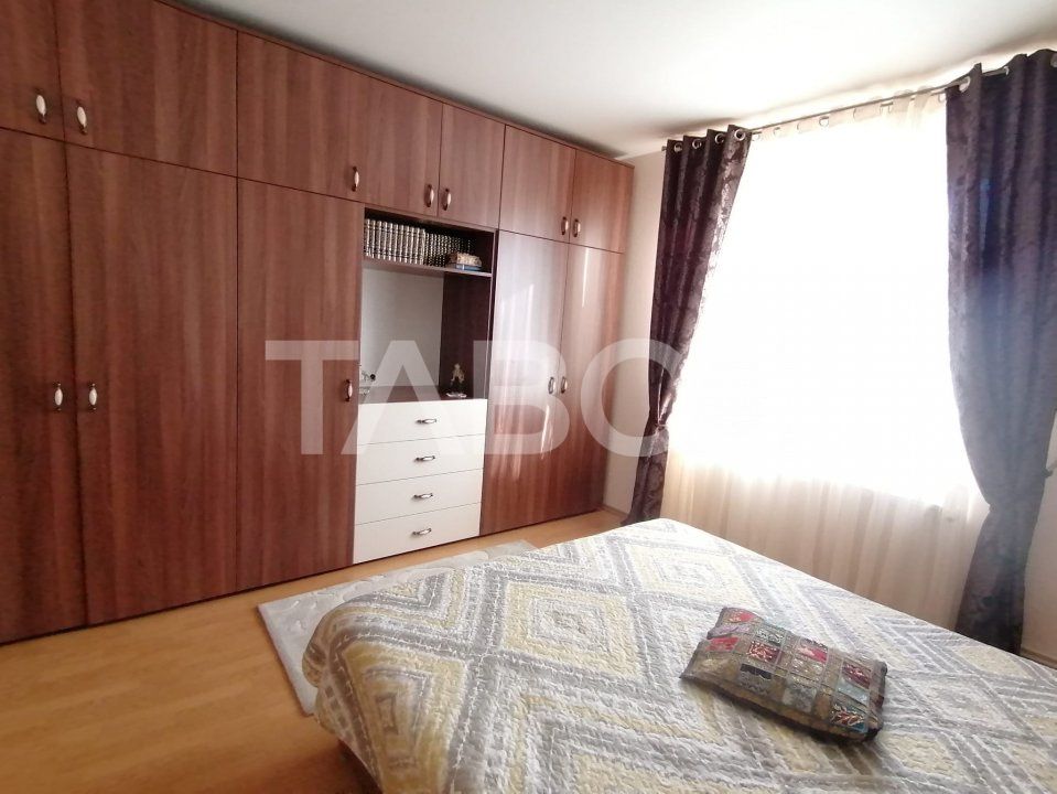 Casa individuala 6 camere de vanzare 250 mpu 361 mp teren zona Lupeni – fotografia 2 din 13