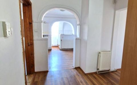 Apartament 3 camere Micro 4 ,et 7