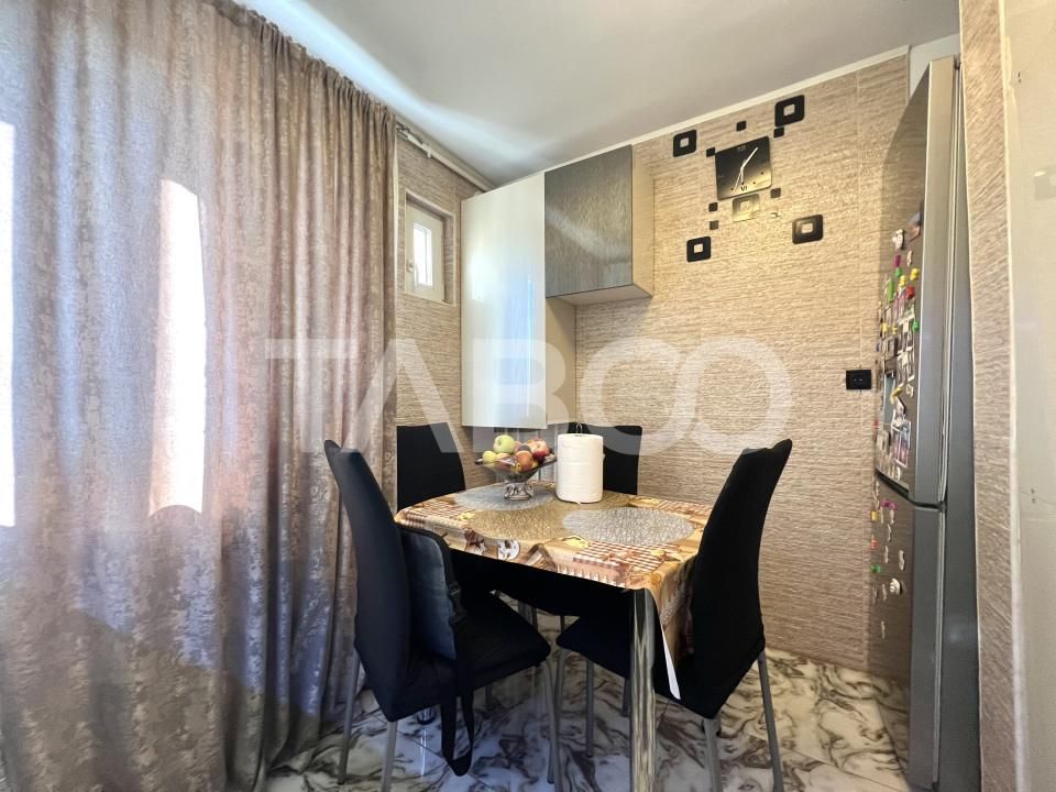 Apartament 3 camere in Gheorgheni la cheie zona Synevo boxa 16 mp – fotografia 11 din 12