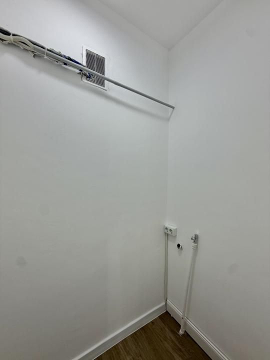 Apartament 2 camere, renovat complet, etaj 9/10, zona Dambovita – fotografia 16 din 17