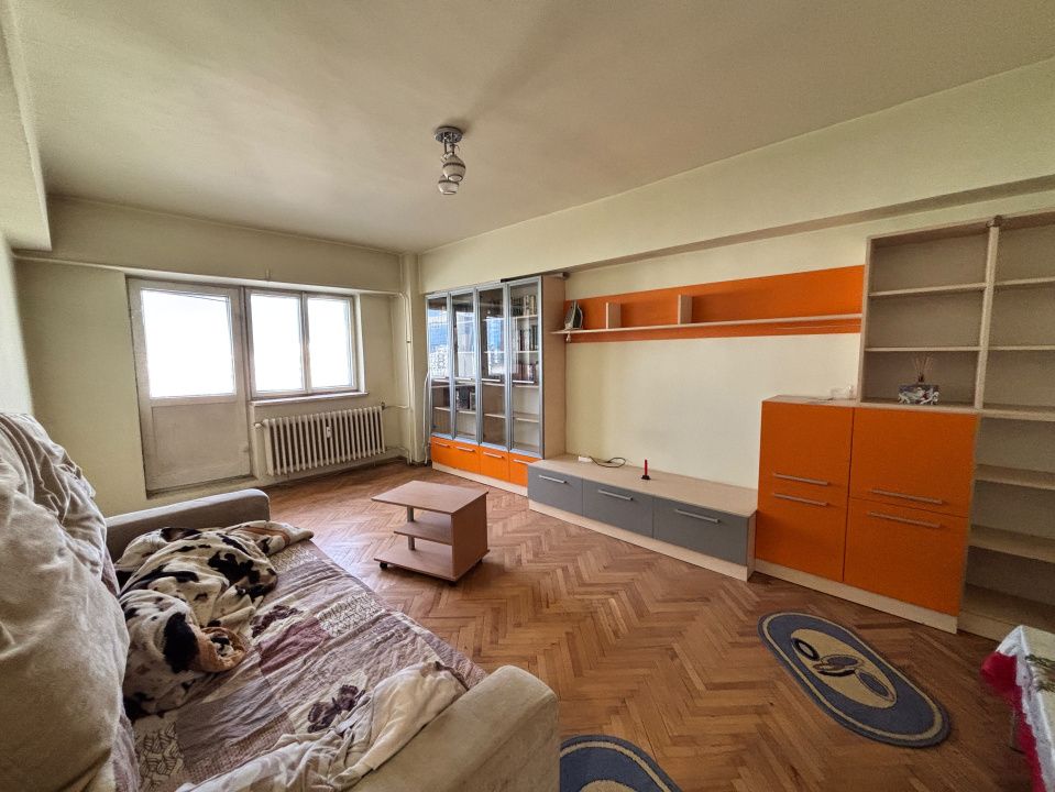 Apartament 3 camere, decomandat, 80 mp, Calea Bucuresti, zona McDonald's – fotografia 1 din 8
