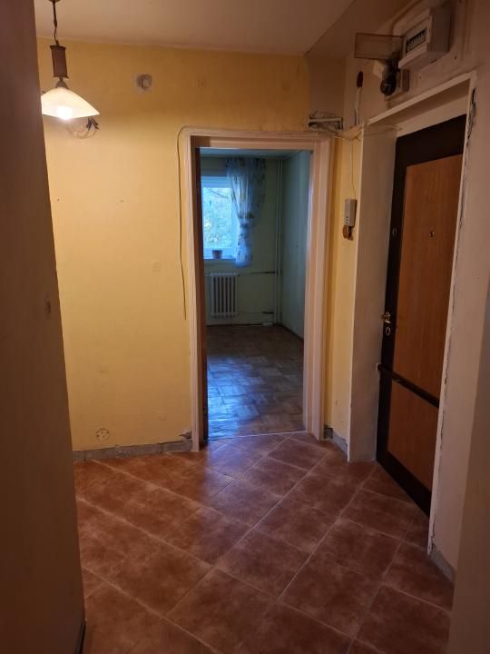 Vanzare apartament 4 camere | Titan - bloc tip H | langa metrou | etaj 3/4 | – fotografia 19 din 34