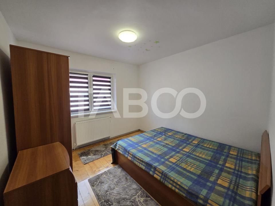 Apartament de inchiriat 2 dormitoare decomandat Vasile Aaron Sibiu – fotografia 3 din 17