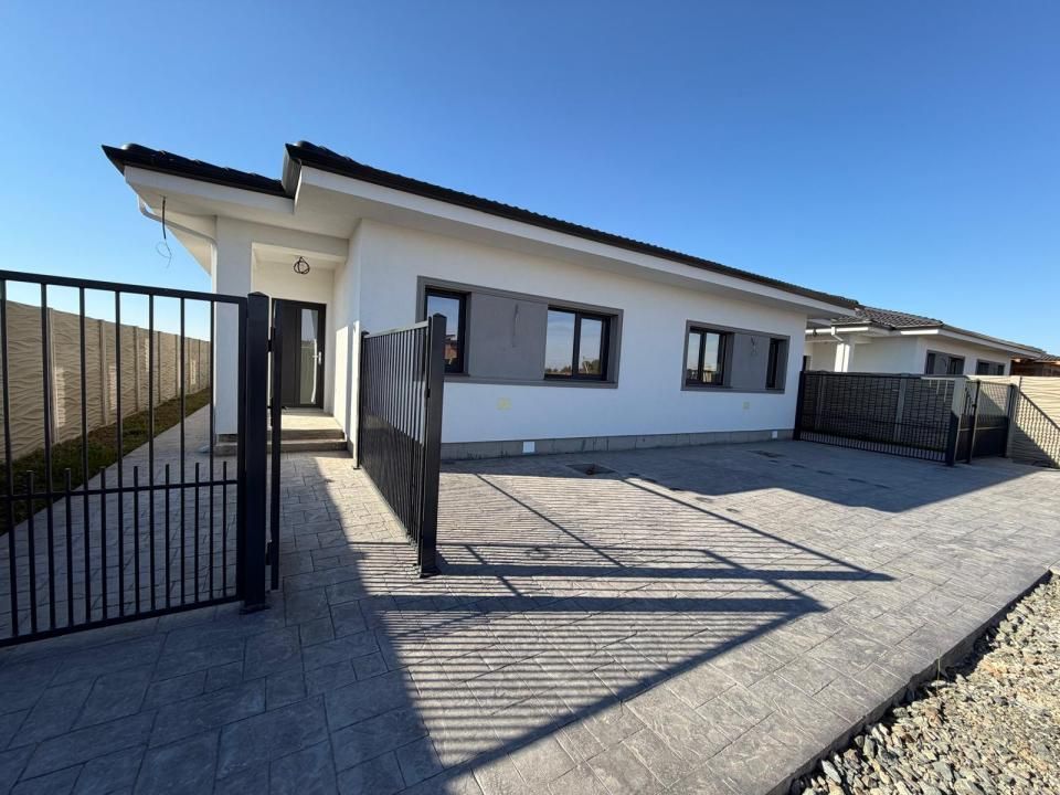 Duplex in Covaci | Toate utilitatile | Parter | Curte generoasa | – fotografia 1 din 12