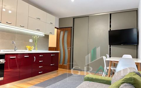 3 CAMERE FUNCȚIONALE | 50 MP | 2 BALCOANE | MĂRĂȘTI–THE OFFICE