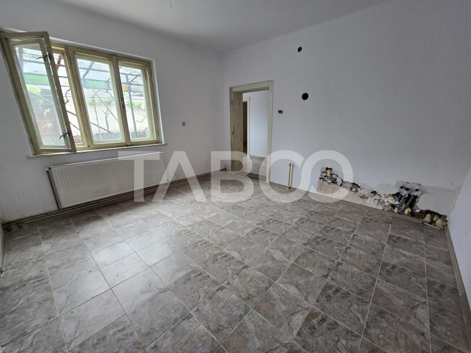 Casa de vanzare cu teren 412 mp pivnita garaj in Terezian Sibiu – fotografia 26 din 34