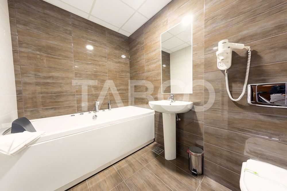 Hotel de 3* si 4* cu 64 de camere in Alba Iulia ultracentral – fotografia 29 din 37
