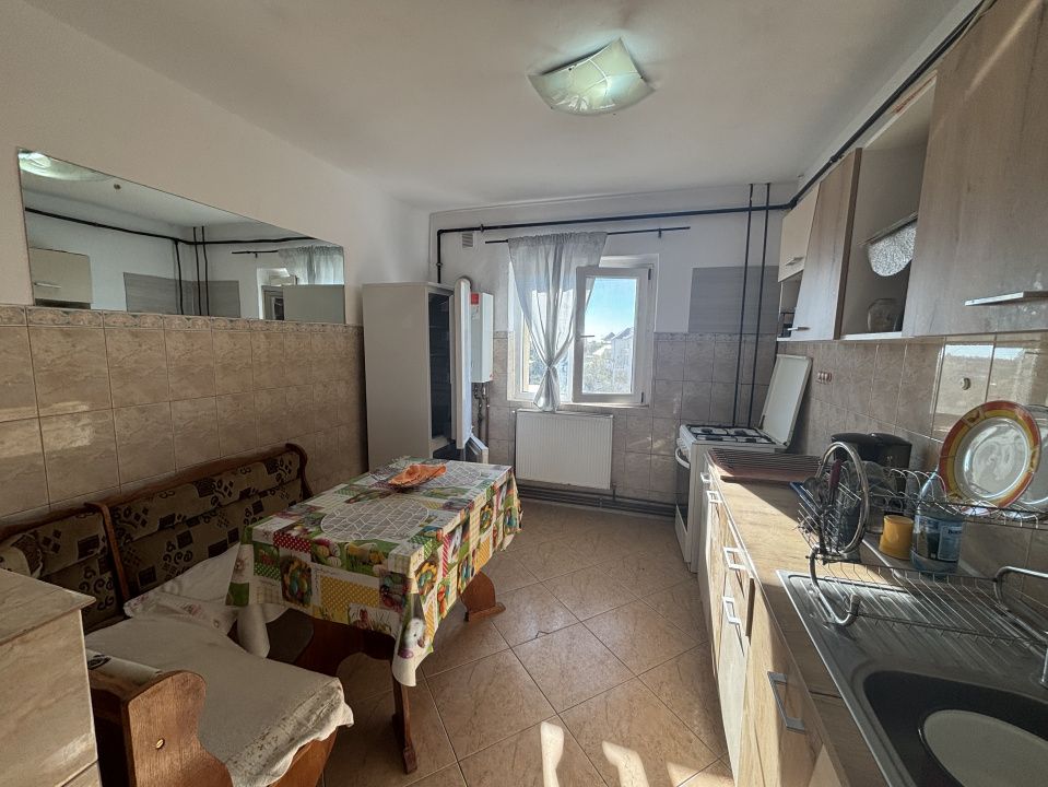 Apartament de inchiriat cu 3 camere in zona Dambovita – fotografia 3 din 17