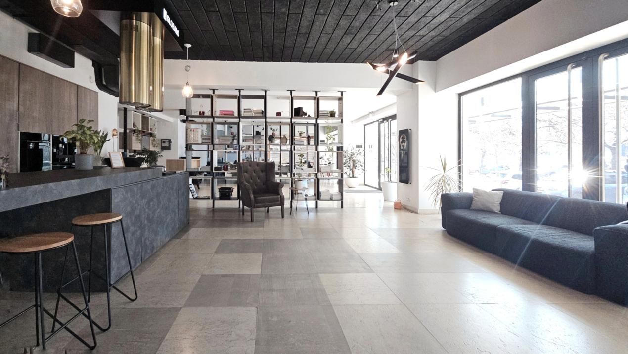 Comercial Premium | Showroom | Ultracentral | Corneliu Coposu – fotografia 9 din 25