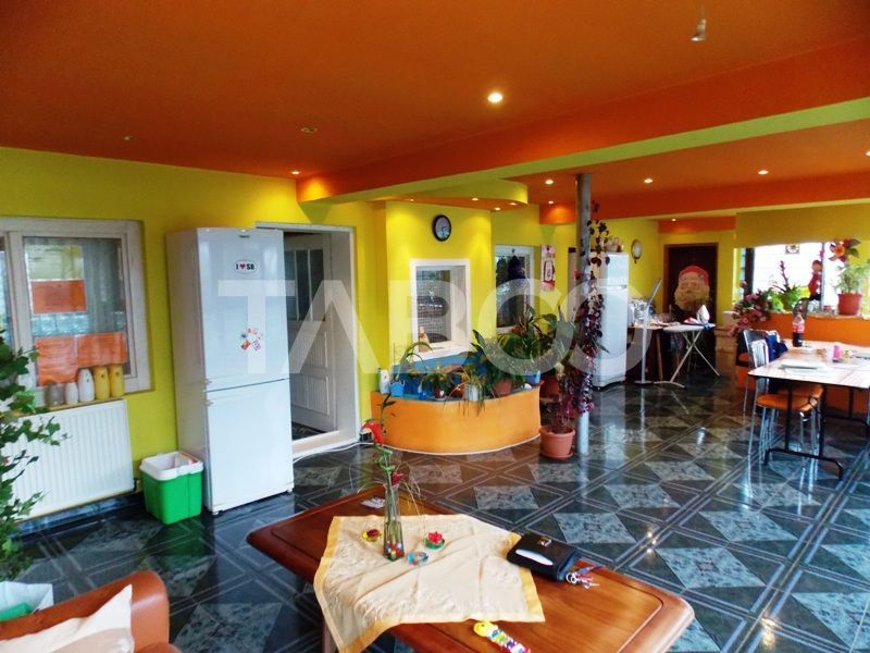 Pensiune de vanzare 13 camere si teren 3000 mp la cheie Comision 0% – fotografia 29 din 53