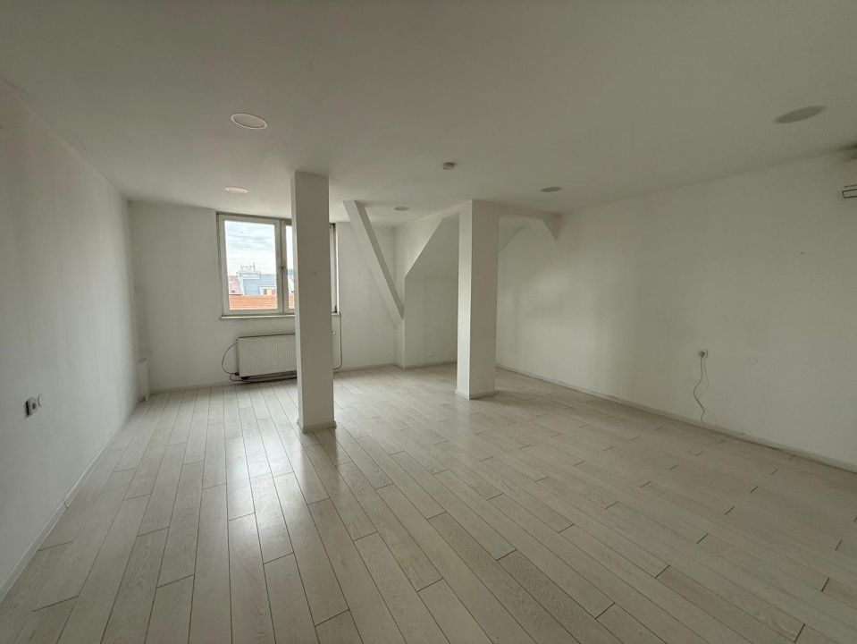 Închiriere spațiu de birouri în ultracentral, 750 EUR – fotografia 5 din 9