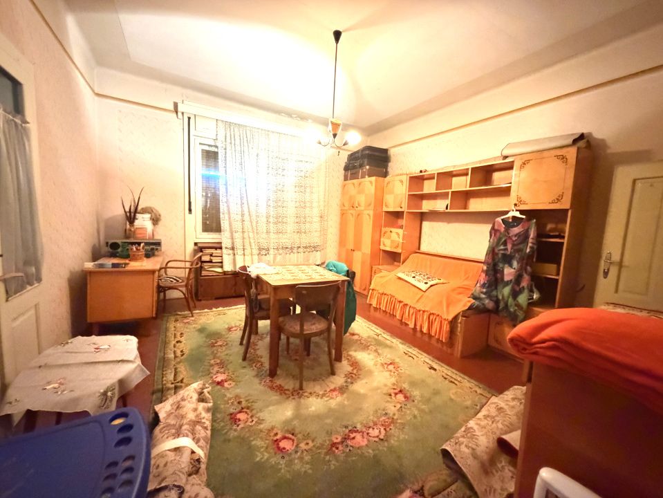 Sebeș Centru – Casă cu suflet 7 Camere 700 mp Teren 2 Garaje Curte Gradină – fotografia 13 din 37