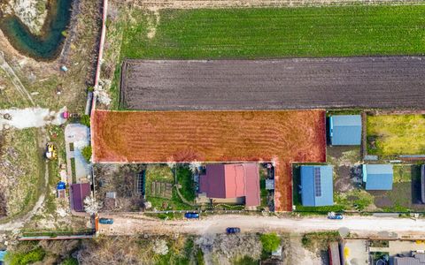 Teren pentru construcții în Stupini, cu potențial imens