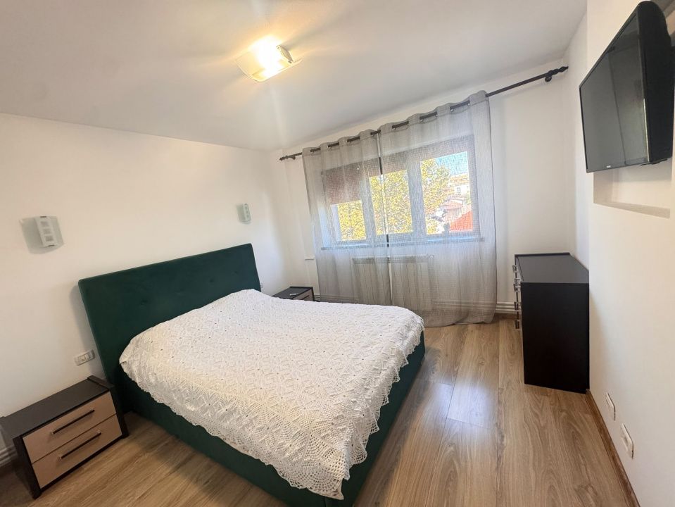 Apartament 3 camere decomandat, renovat integral, de vânzare în KM 5 – Constanța – fotografia 8 din 17