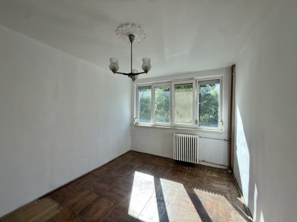 Apartament 2 camere, etaj 2, decomandat - zona Sagului – fotografia 2 din 10