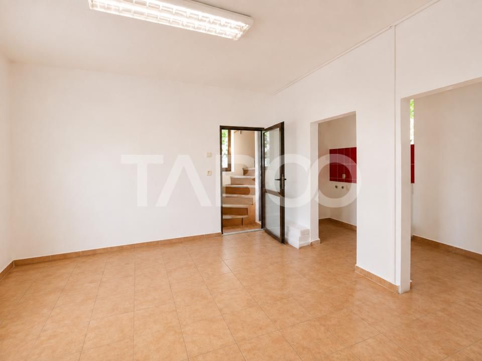 Spatiu comercial de inchiriat parter 2 camere acces din strada – fotografia 2 din 10