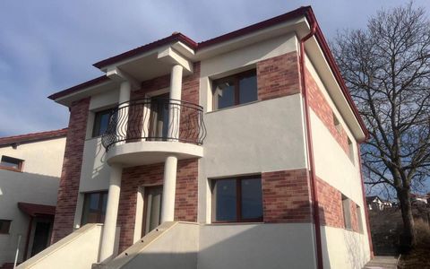 Casă individuală 4 camere, teren 700 mp-Dezmir