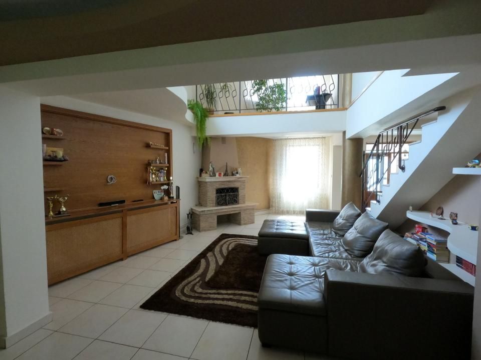 Vilă Exclusivistă cu Terasă și Curte Generoasă în Găvana, Pitești – fotografia 29 din 30