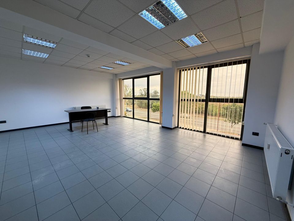 CLADIRE DE BIROURI SI SPATIU COMERCIAL FLEXIBIL, PLOIESTI, - RANDAMENT EXCELENT – fotografia 13 din 18