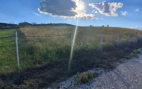 Teren intravilan de vânzare, 700 mp.  la 8 km de Cluj-Napoca