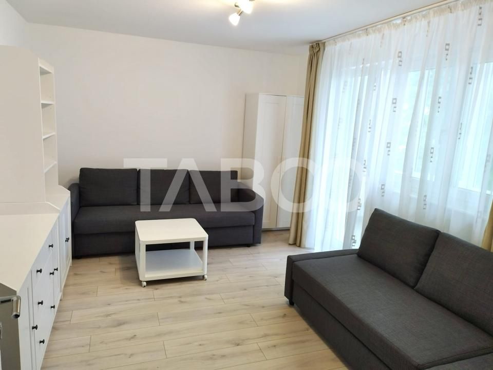Apartament cu 3 camere de vanzare in Manastur zona Piata Flora cu boxa – fotografia 2 din 8