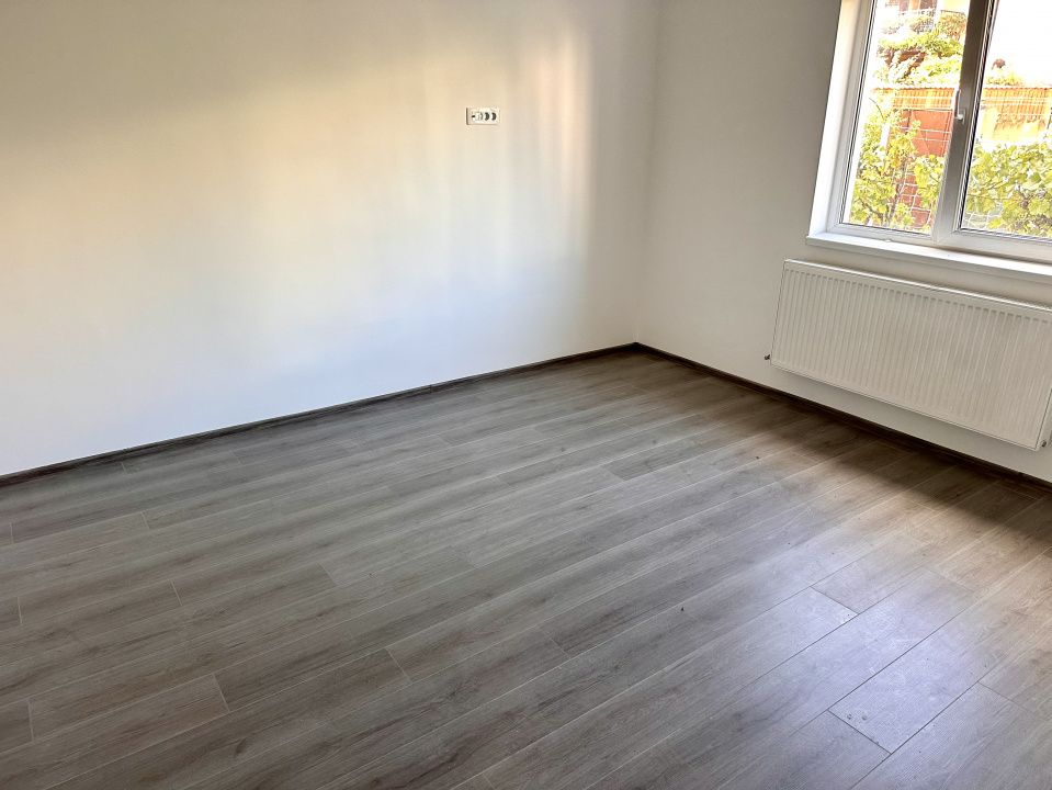 CASA DE VANZARE I 246 MP UTILI I TEREN 446 MP I COMPARTIMENTATA IN 5 APARTAMENTE – fotografia 20 din 28