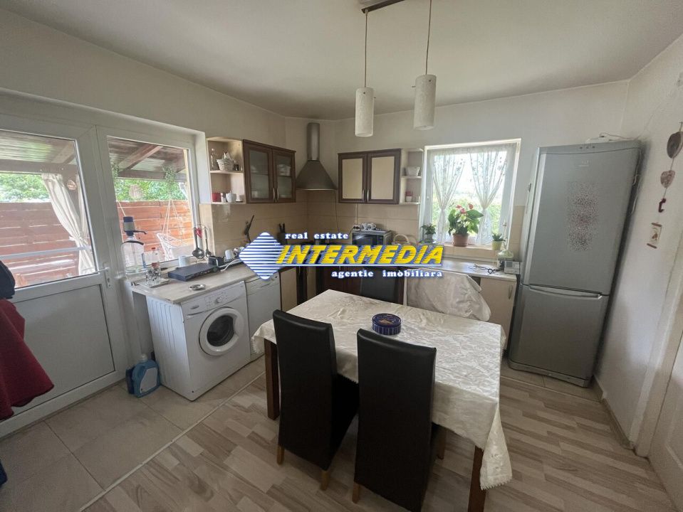 Casa de vanzar in Cetate Alba Iulia cu toate utilitatile – fotografia 8 din 15