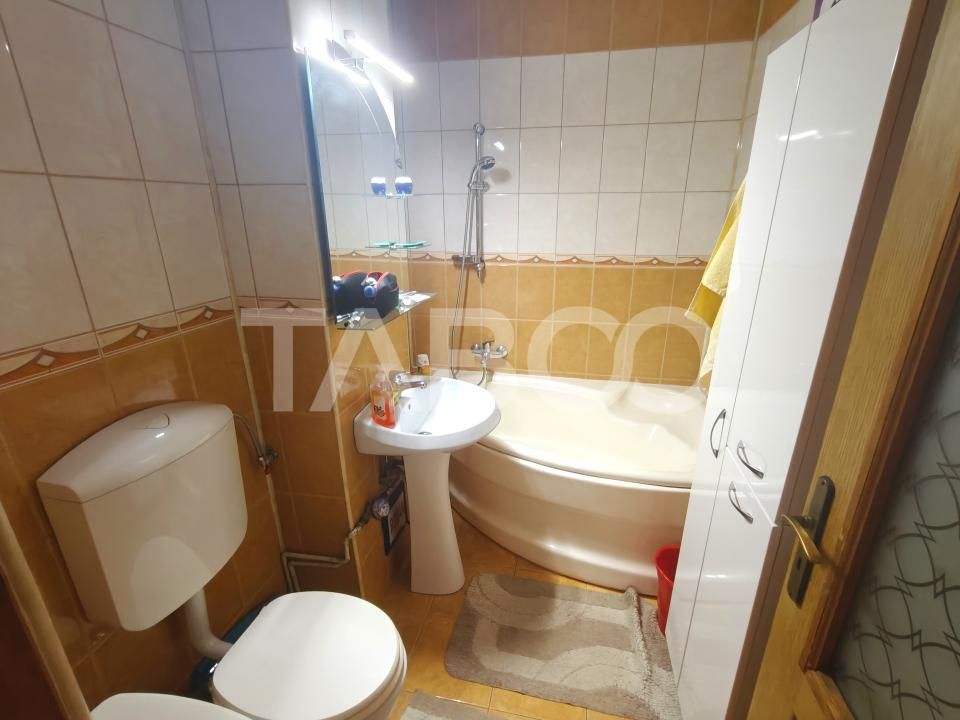 Apartament 4 camere 2 bai 2 balcoane -pivnita - etaj 1 - zona Turnisor – fotografia 8 din 11