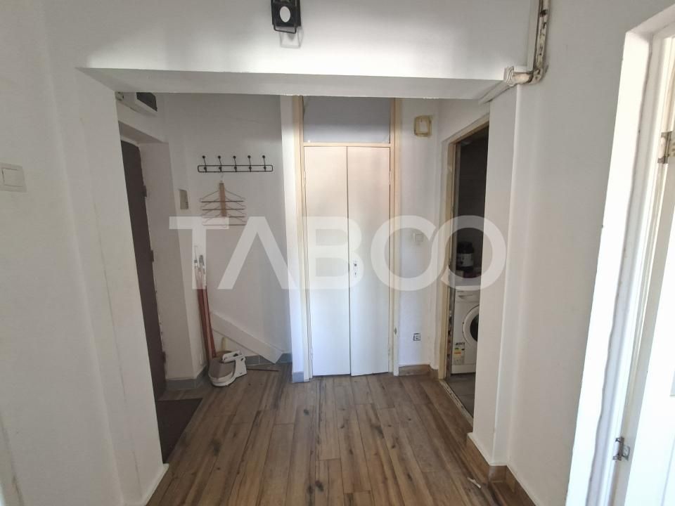 Apartament decomandat de vanzare 2 camere Strand etaj 4 acoperis – fotografia 16 din 18