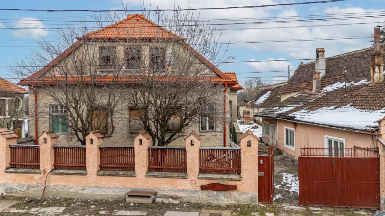 Proiect de restaurare lângă Cetatea Prejmer,  casă și teren de 5.458 mp – fotografia 6 din 35