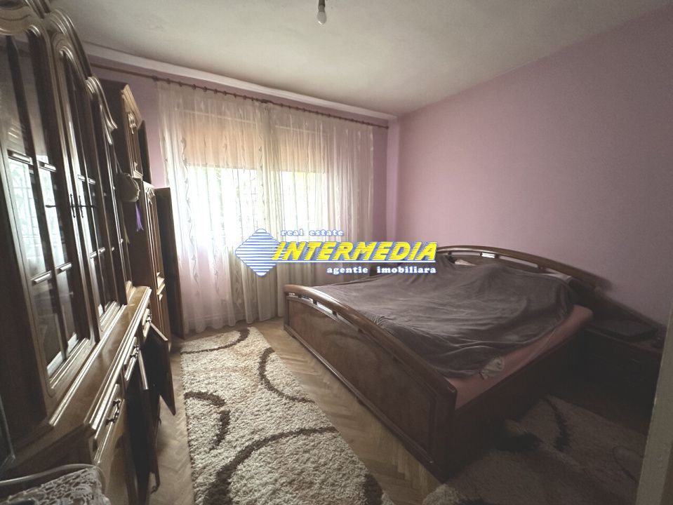 Proprietate 2 case curte pavata Teren 700 mp Hotel CETATE gard utilitati – fotografia 19 din 28
