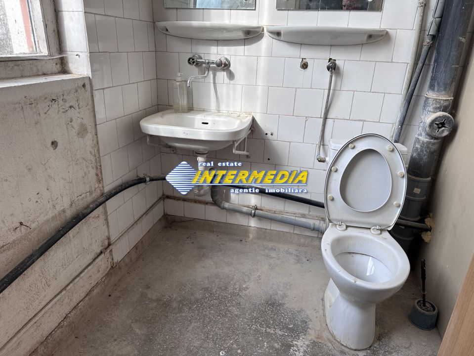 HALA DE INCHIRIAT I CENTRU I  SUPRAFATA 250 MP I ALBA IULIA I – fotografia 4 din 9