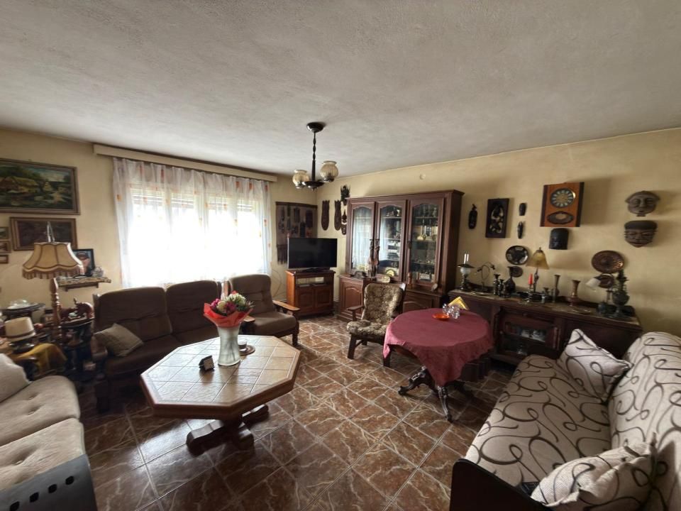 Casă individuală 260mp, teren 2.145 mp și livadă,  Zonă Kaufland, Turda – fotografia 3 din 13