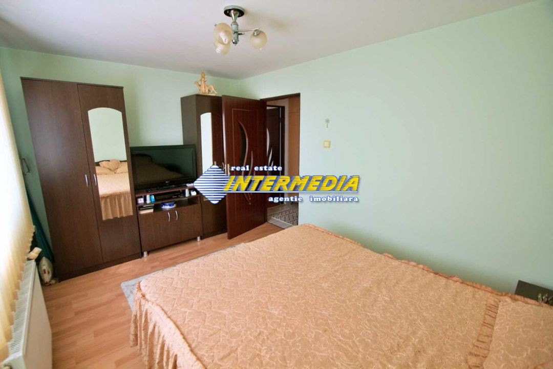 Apartament cu 2 camere de vanzare in Alba Iulia Cetate Piata mobilat si utilat – fotografia 4 din 15