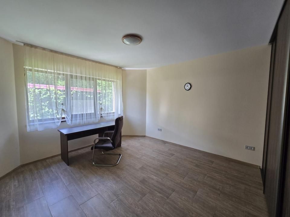Casă individuală | 5 dormitoare | 230 mp | 700 mp teren | Tăuți Mănăstire – fotografia 8 din 28