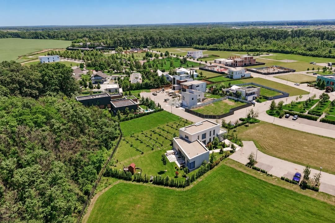 Comunitate exclusivistă - vilă modernă în mijlocul naturii – fotografia 1 din 16