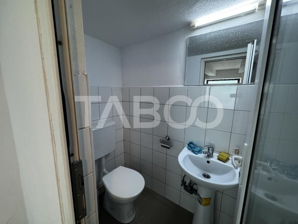 Spatiu comercial cu 4 camere 84 mpu doua intrari Orasul de Jos Sibiu – fotografia 7 din 8