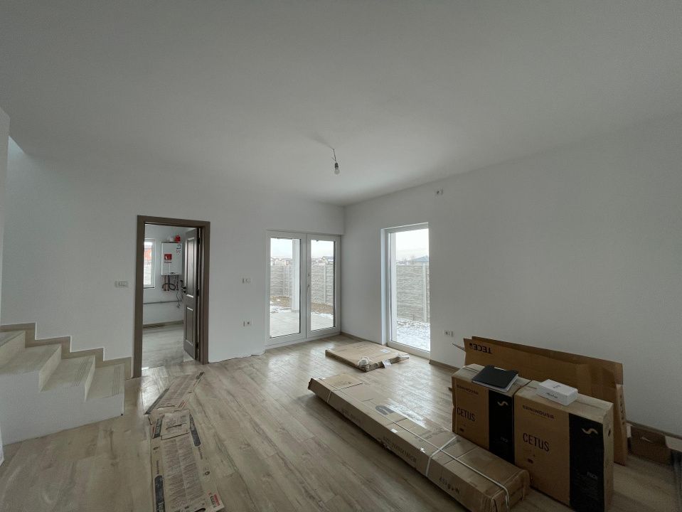 Duplex modern cu 4 camere - Mosnita Noua – fotografia 3 din 13