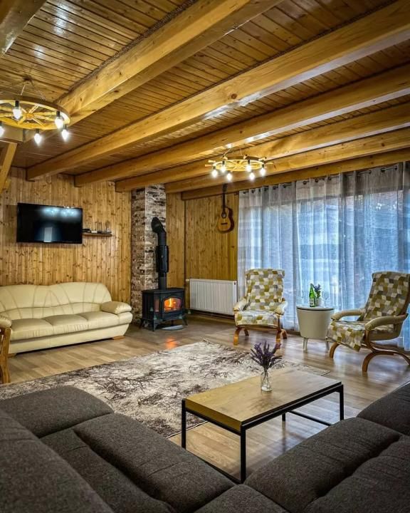 Cabană – afacere la cheie | 4 dormitoare | Piscină încălzită | Valea Ierii – fotografia 1 din 13