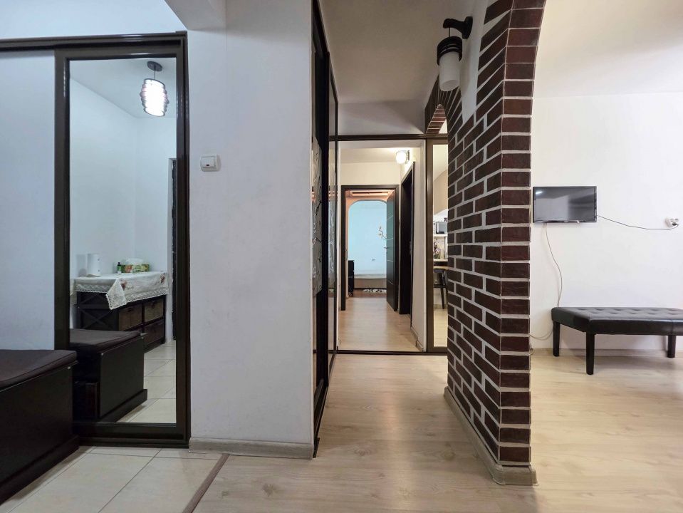 Ap 3 camere de vânzare | Zona Centrală – Bd. Ferdinand | Gata de mutat | Parcare – fotografia 3 din 8
