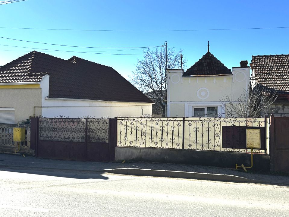 Casa Vanzare Centru Ultracentral 110 mp cu 581 Mp Teren Utilitati Asfalt – fotografia 4 din 5