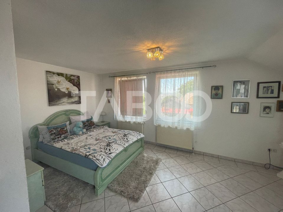 Casa deosebita  de vanzare 453 mp utili si curte 528 mp in Avrig – fotografia 29 din 32