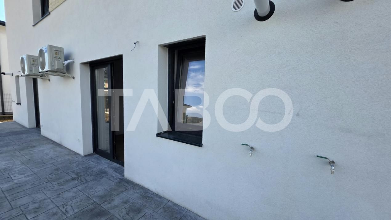 Apartament de vanzare nou nelocuit cu curte proprie si parcare – fotografia 4 din 10